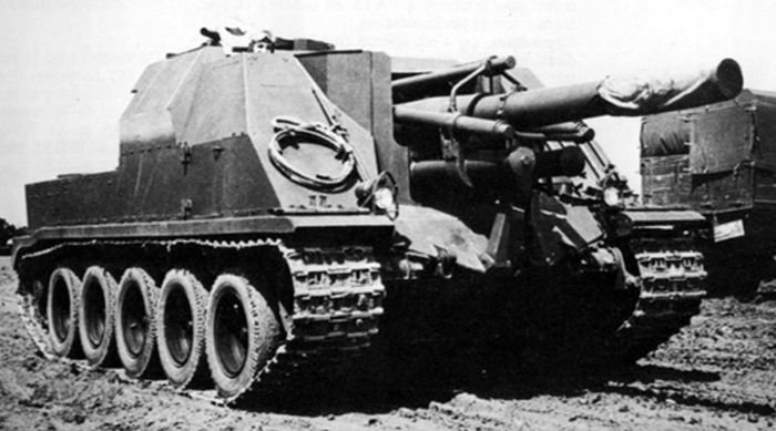 Lorraine 155-mm mle 51 - еще один образец французской САУ в неповоротной рубке, от которого отказались в пользу САУ на базе "Бат-Шатальон"